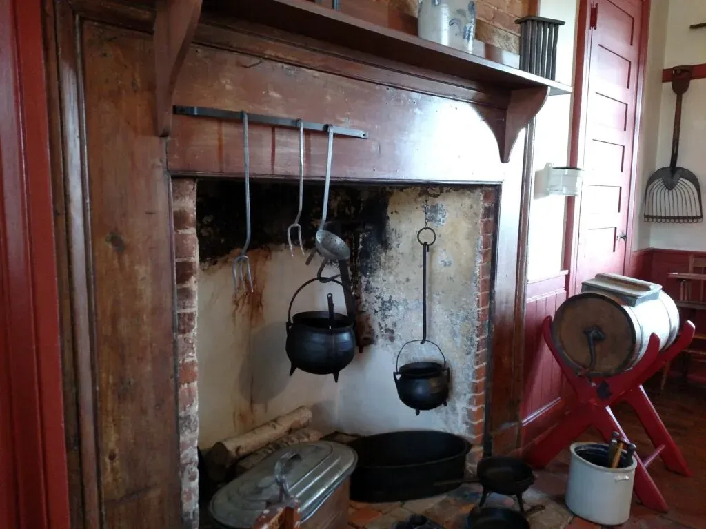 Kitchen Ell Hearth