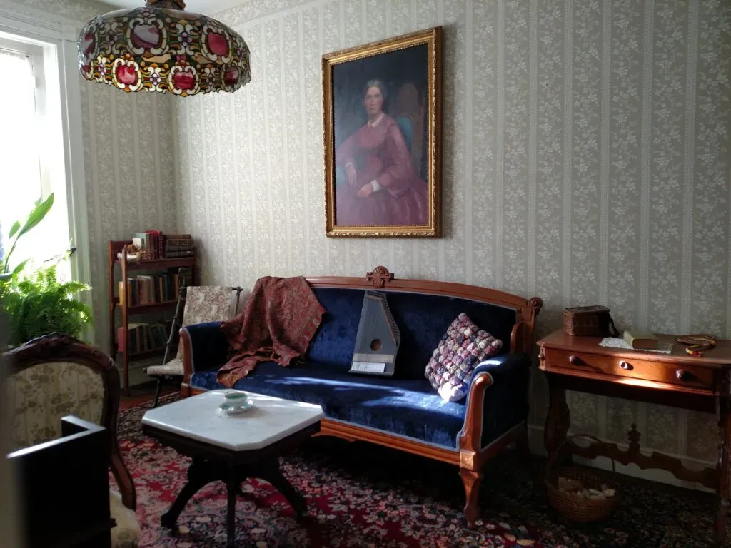 Sitting Area 2