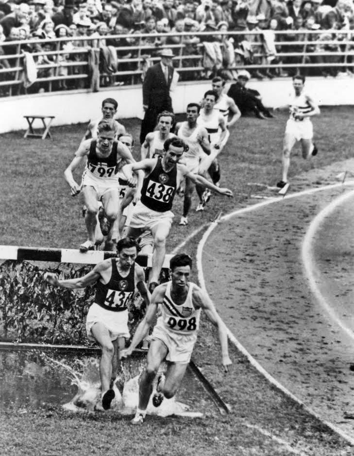Horace Ashenfelter won the 3,000-meter steeplechase at the 1952 Olympics.