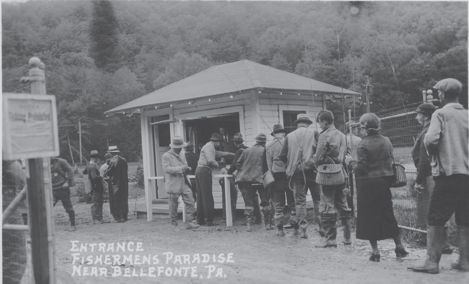 Anglers line up for admittance to Fisherman’s Paradise (Joan Brower Collection).